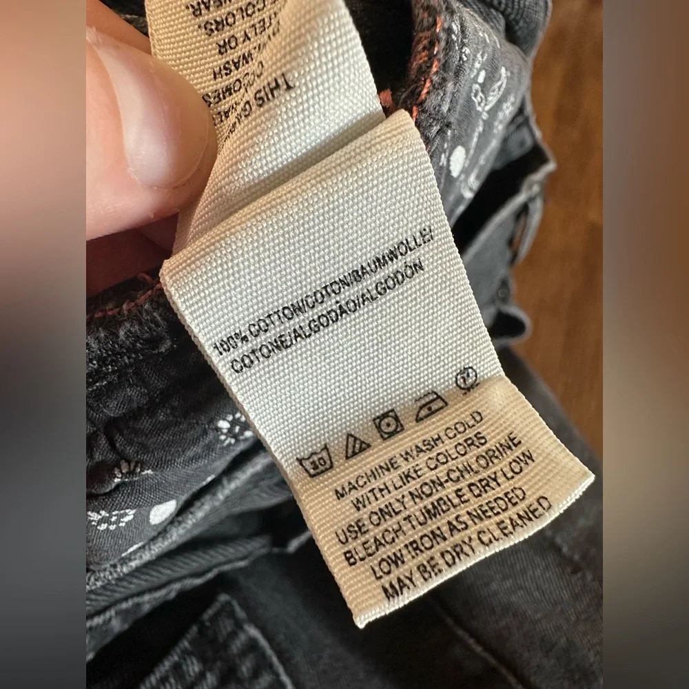 We the free FREE PEOPLE: DISTRESSED BLACK MAGGIE JEANS size 27 OB901514 - Picture 3 of 9